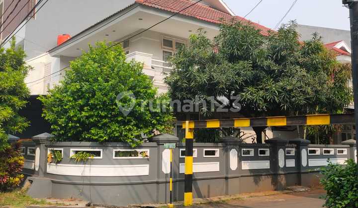 Dijual Rumah Luas 2 Lantai Posisi Hook di Kelapa Gading Jakarta