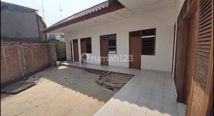 Rumah Luas Lokasi Strategis di Jatiwaringin Bekasi  2