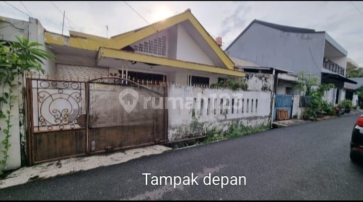 Dijual Rumah Luas di Jakarta Timur Dijual Rumah Luas di Jakarta Timur