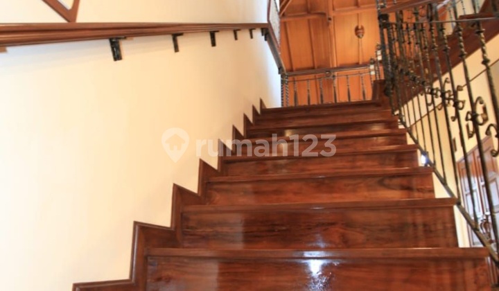 Rumah Mewah Klasik 2