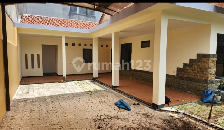 One-Story Wide House in Arcamanik 2