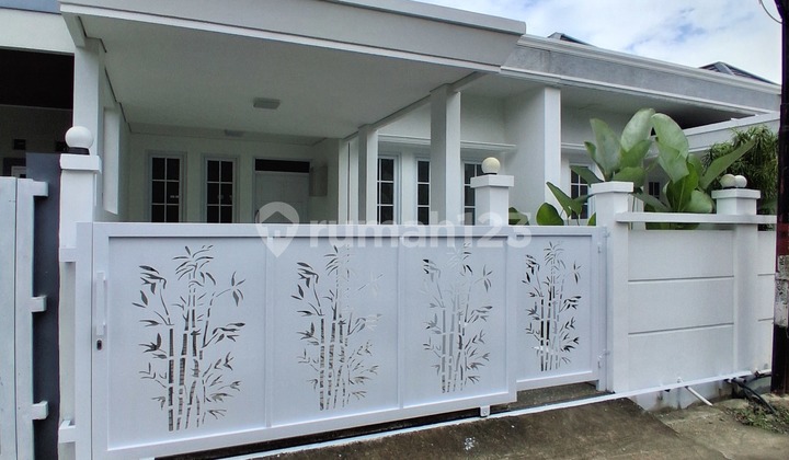 Single-Story American Style House in Margaha S