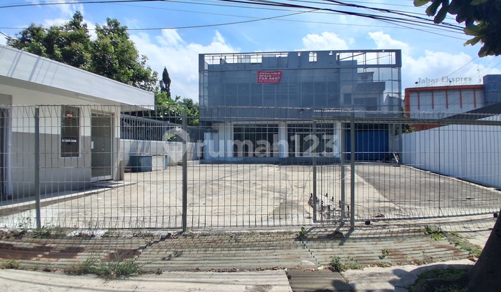 Ruang Usaha Strategis Bagus Buat Showroom Kantor Gudang