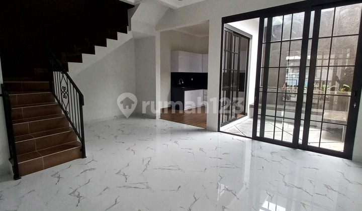 Rumah Disayap Buah Batu Turangga Reog Pelajar Pejuang Bangunan Baru Gaya American Style