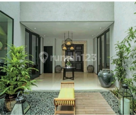 Luxury House in Central Bandung, Dago Wing, Riau Wing 2