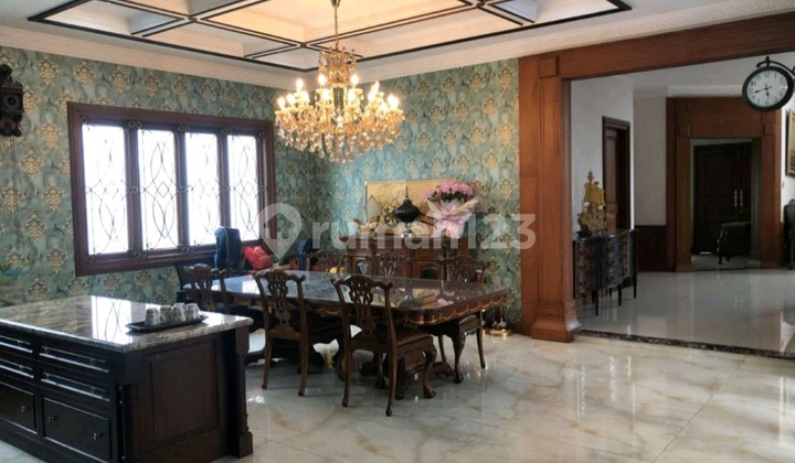 Luxury House in Batununggal Elegant Swimming Pool 2