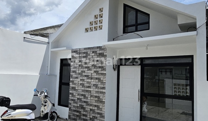 Rumah Cantik Satu Lantai di Antapani