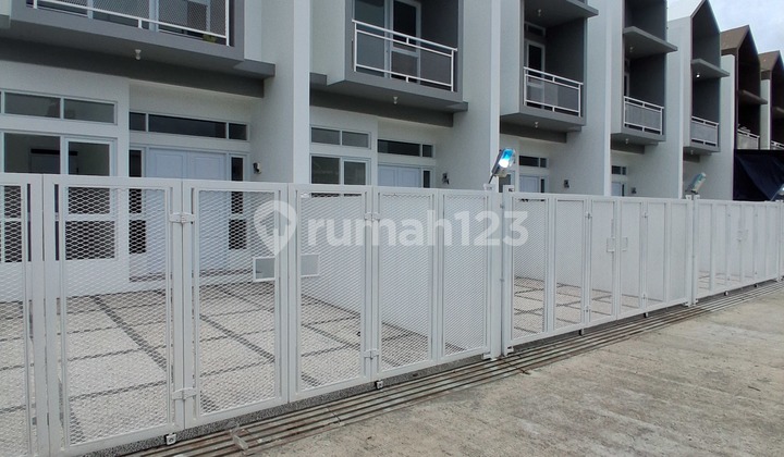 Scandinavian Style House in Cisaranten Arcamanik 2