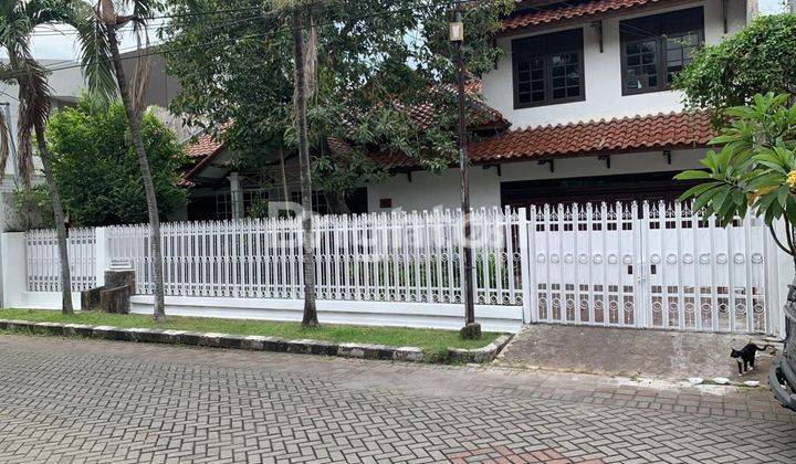 Rumah Strategis Dekat Mayjend Sungkono Selangkah Pusat Kota Surabaya 1