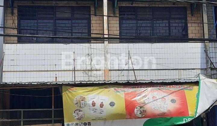 Ruko Sangat Ramai Pacuan Kuda Pusat Kota Surabaya 1