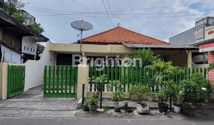 Rumah Tengah Kota Surabaya Jalan Petemon 1