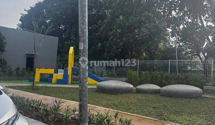 Rumah Murah Siap Huni Depan Taman Di Perumnas Karawaci 2