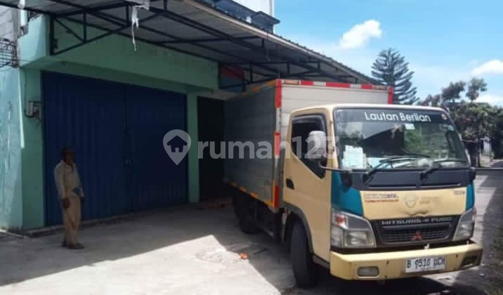 2 Shophouses and 5 Rental Doors in Curug