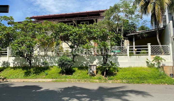 Rumah Mewah Hoek Dengan S.pool di Pondok Indah, Jakarta Selatan