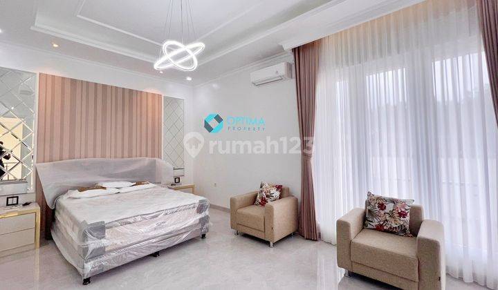 Rumah + Kolam Renang dalam Perumahan Jakal Kaliurang Km 9 dekat UGM UII