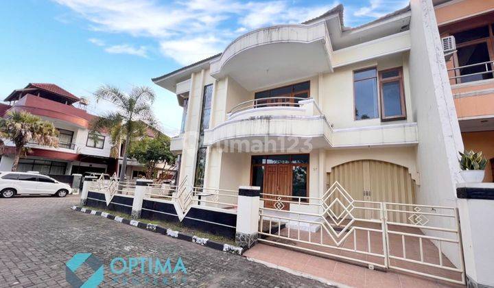 Rumah Hook dalam Perumahan Nandan dekat Kampus UGM 