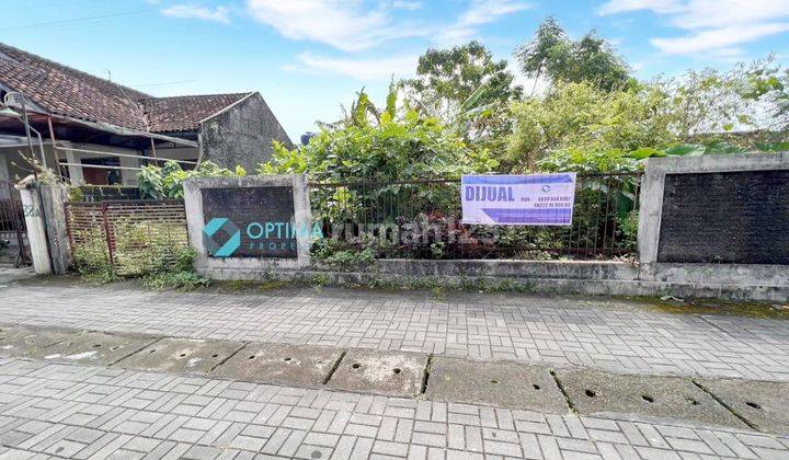 Tanah hook di Manukan Condongcatur timur Jakal Kaliurang km 7.5 dekat UGM UII 