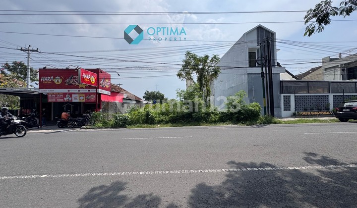 Land in front of Jambon near Sindu Kusuma Edupark, close to Tugu Jogja, JCM, UGM Land in front of Jambon near Sindu Kusuma Edupark, close to Tugu Jogja, JCM, UGM