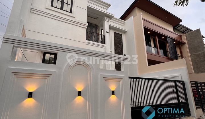 House Near UGM Yogyakarta on Jl. Kaliurang Km 6, Plemburan Utara, Pogung 2