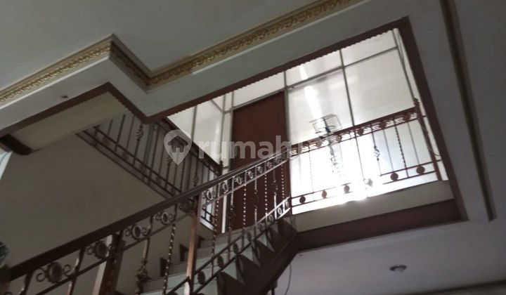 Well-Maintained Old House in the City Center Near Lodaya 2