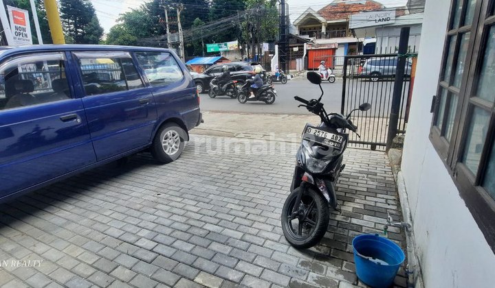 Main Road Antapani House Suitable for Business and Office