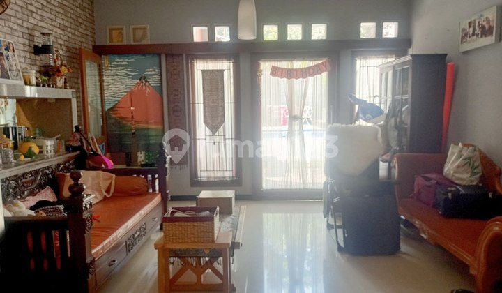 Sure You Don't Want It? Spacious Pasteur Wing House with a Swimming Pool 2