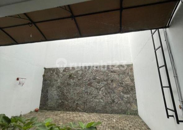 Rumah Siap Hun di Komplek Setraduta 2
