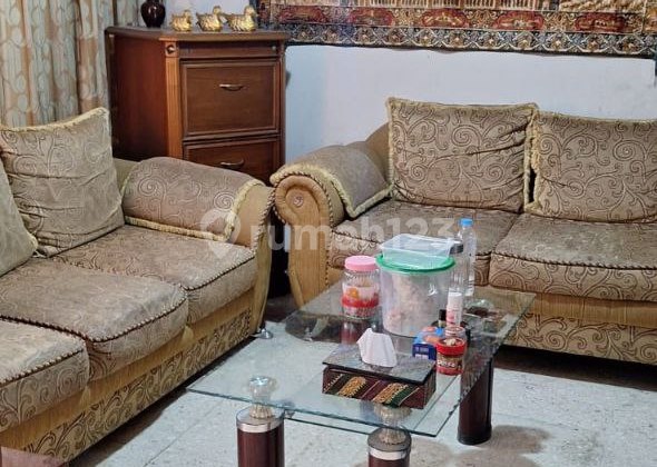 Well-Maintained Supratman Wing House Near Gedung Sate