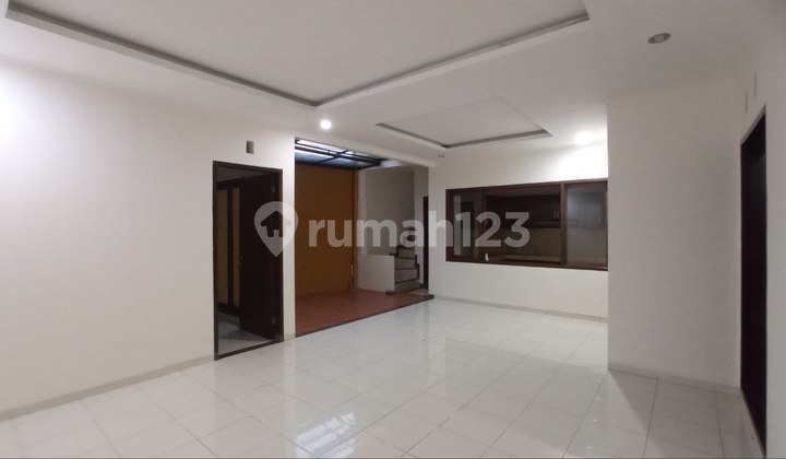 Ready-to-Occupy House in Cigadung, Near Borma Cikutra 2