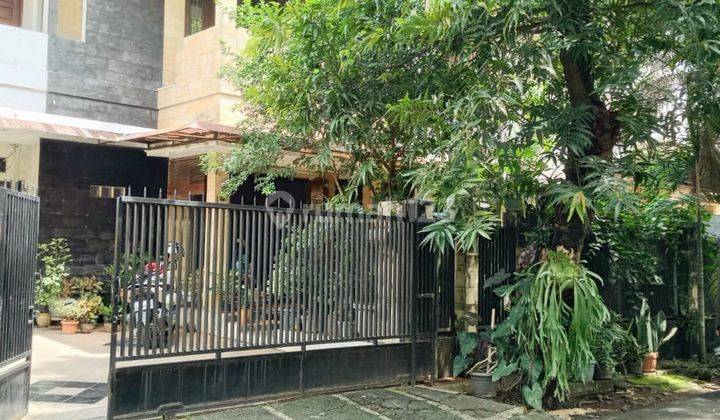 Jual  Cepat Rumah Asri Depan Taman Area Kebayoran Baru  1