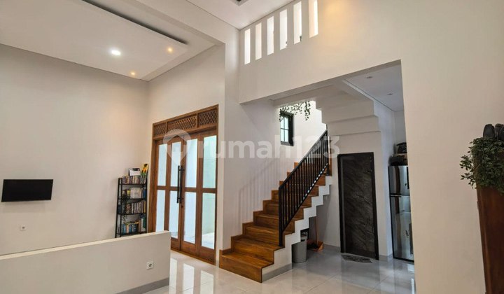 Rumah Baru Letjend S Parman 160/175 Gress Mewah Tengah Kota Siap Huni Rumah Baru Letjend S Parman 160/175 Gress Mewah Tengah Kota Siap Huni