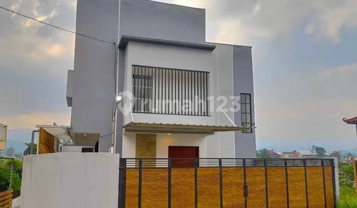 Villa Baru 110/134 Furnished Plus Pool Dekat Alun2 Batu