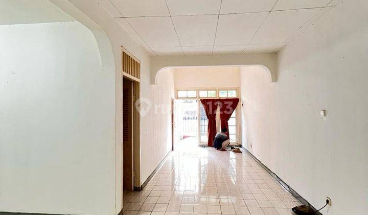 ruang keluarga rumah bagus di alam permai