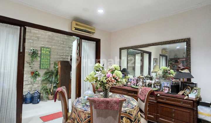 Rumah Bagus di Jl Garuda Bintaro Sektor 1 Jakarta Selatan