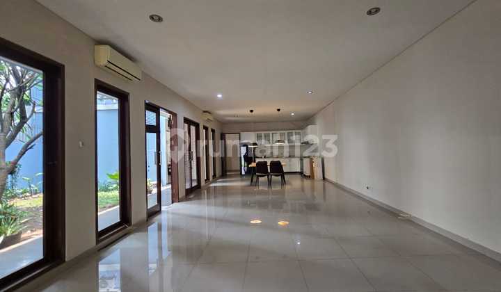 Spacious and Nice House, 2 Floors in Bintaro Spacious and Nice House, 2 Floors in Bintaro