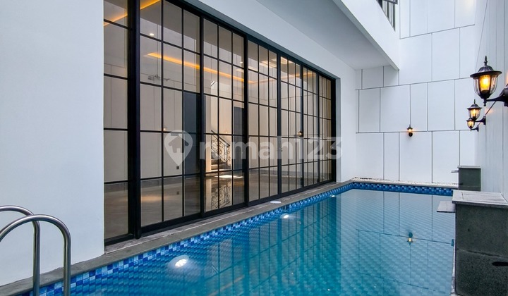 Rumah Mewah ,Ada kolam renang di Bintaro Jaya 9 Rumah Mewah ,Ada kolam renang di Bintaro Jaya 9