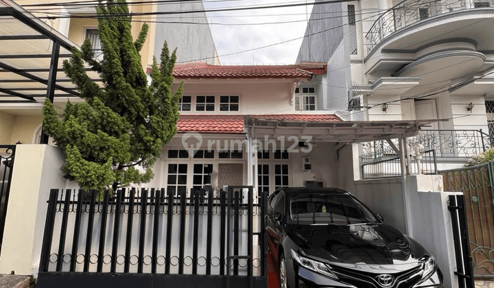 Rumah di Pondok Indah, Jakarta Selatan 1