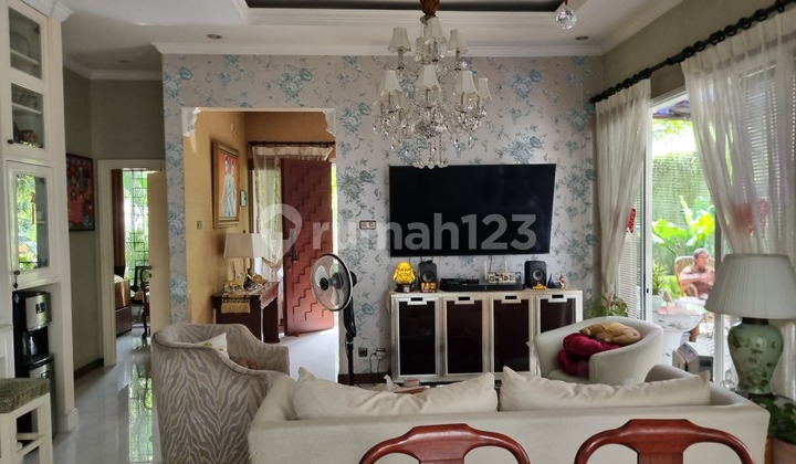 Spacious &amp; Serene House in Kebayoran Residence - Perfect for a Large Family 2