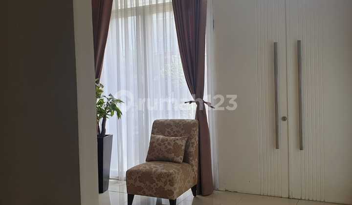 Spacious House in Kebayoran Residence - Perfect for Modern Families 2