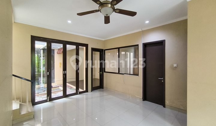 Modern Minimalist House in Discovery Residence Bintaro Jaya 2