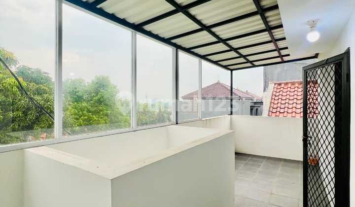Rumah Bagus di Casa 9 Cilandak Jakarta Selatan, 2