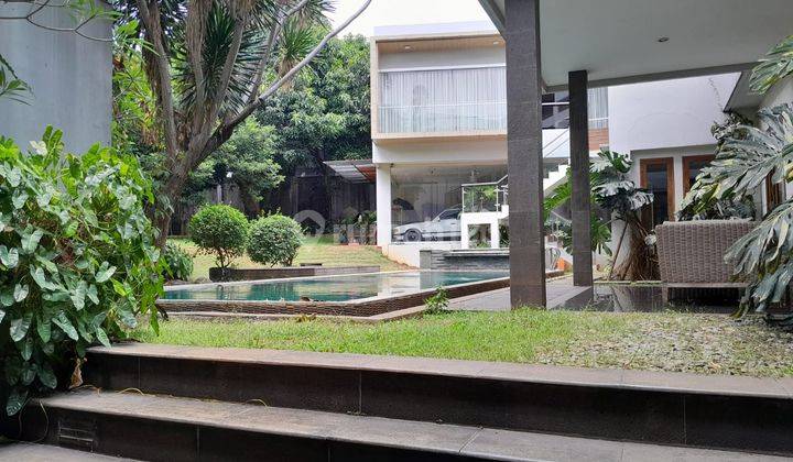 Rumah ada kolam renang di Bintaro Jaya sektor 8 2