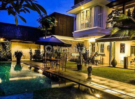 Rumah Cantik dan mewah dengan Swimming pool di Menteng Bintaro Jaya sektor 7 Tanggerang Selatan. 1