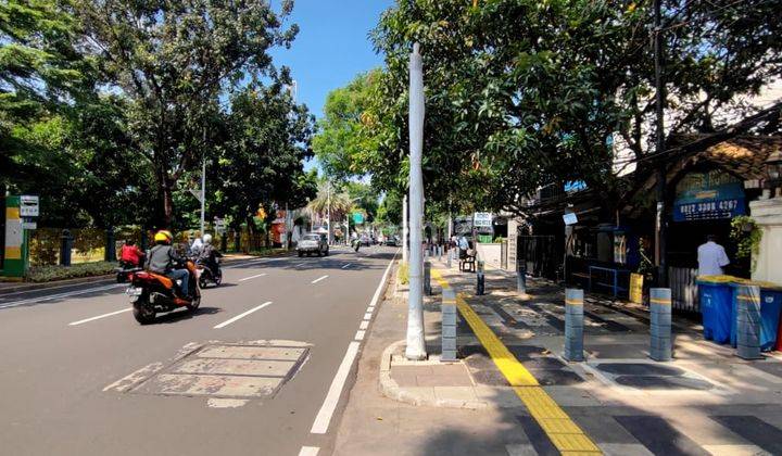 Kavling Strategis di Pinggir Jalan Lt 323 m2, Lokasi di Senopati, DKI Jakarta Selatan.. 1