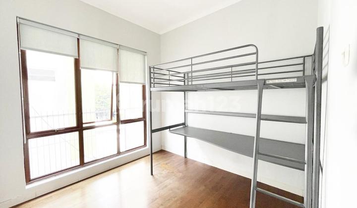 Beautiful House, 24-Hour Security, Clean Environment in Bintaro Jaya 9.