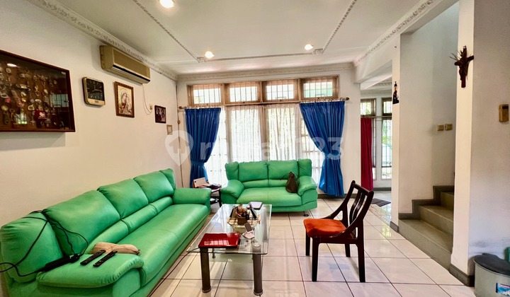 For Sale Quick, Good Condition Ready-to-Live House in Bintaro Jaya 9