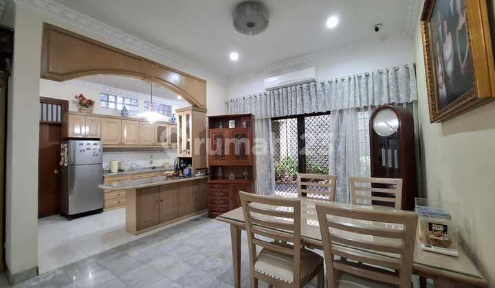 Rumah Bagus di Jl Melati Lestari, Lebak Lestari Lebak Bulus Jakarta Selatan