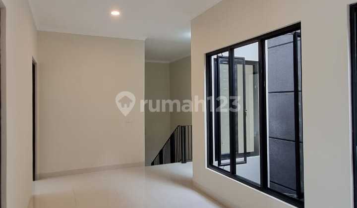 Nice House, 32 floors, good location in Bintaro Jaya 9