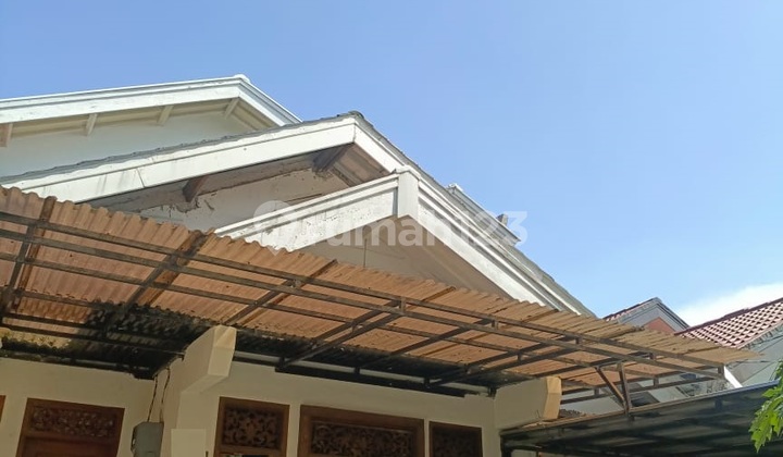 Rumah Dekat Kampus Stan,Banyak Jajan di Bintaro Sektor 5. Rumah Dekat Kampus Stan,Banyak Jajan di Bintaro Sektor 5.