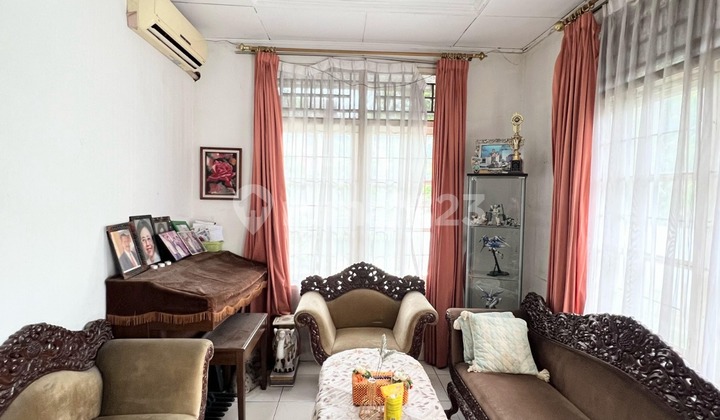 Rumah Bagus di Mertilang Bintaro Jaya Sektor 9.